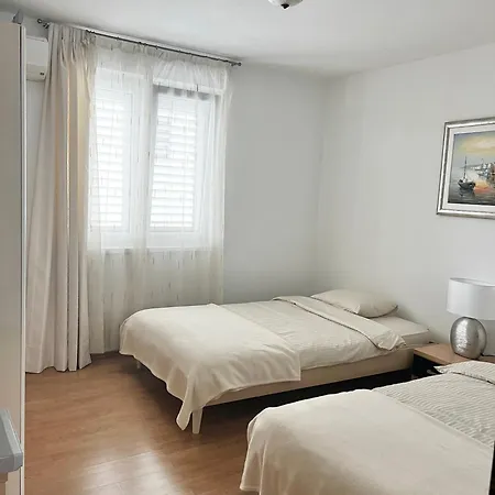 D.o.o. Yury Apartment